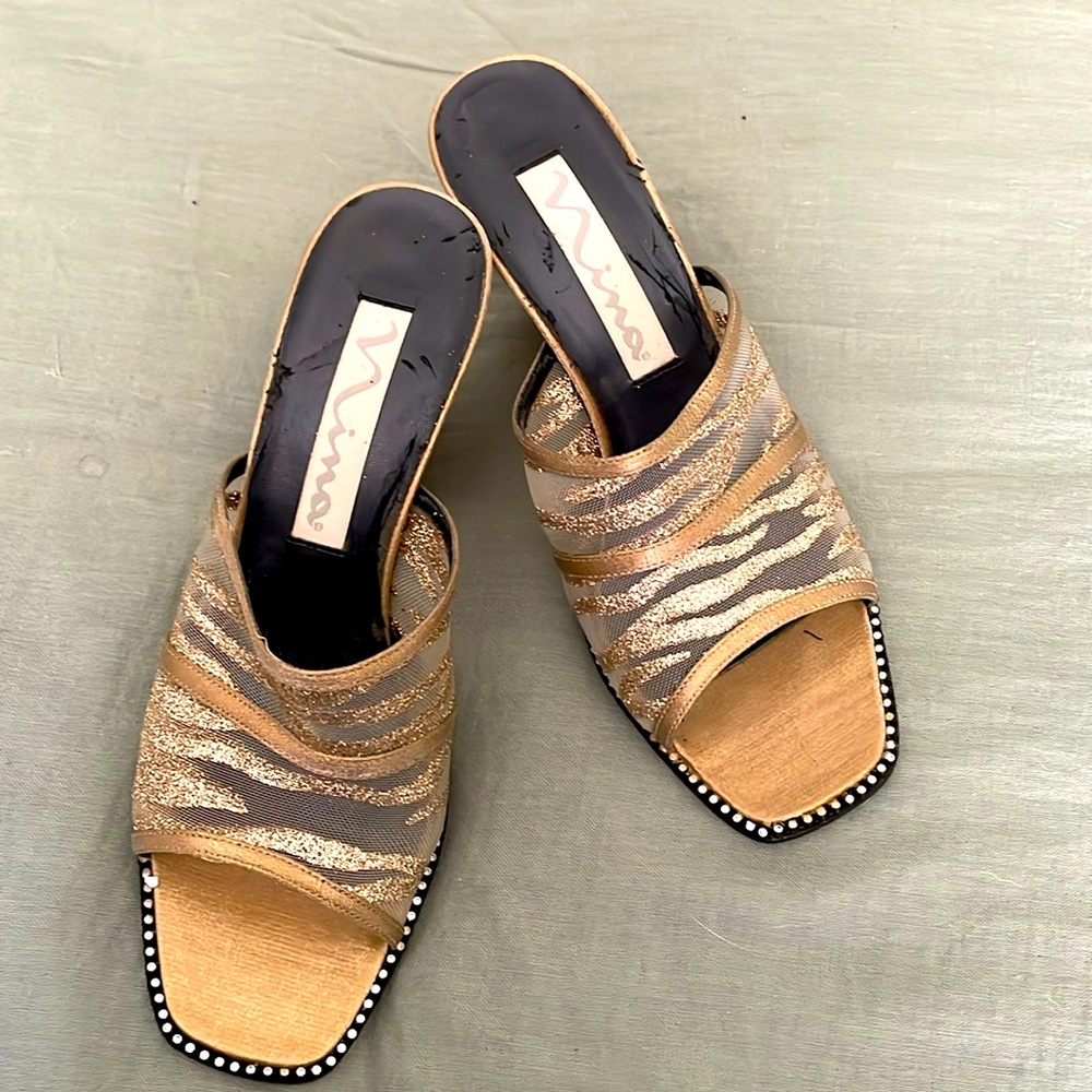 Gorgeous gold and mesh 3 in heel shoes